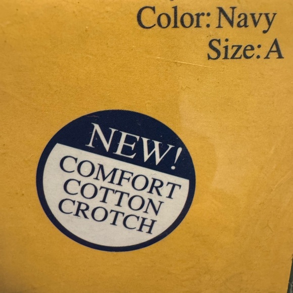 BN in Packaging Pair of Comfort Sheer Navy Pantyhose by Isadora Size A - Picture 3 of 7